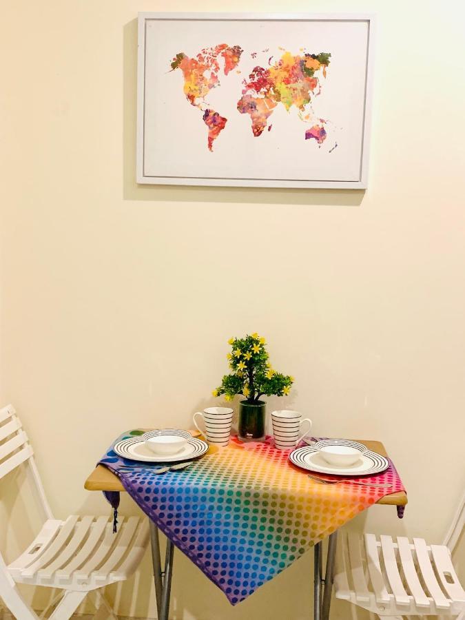 Female Only-Anaruby Backpackers- Metro Station Mashreq Hostel Dubai Buitenkant foto
