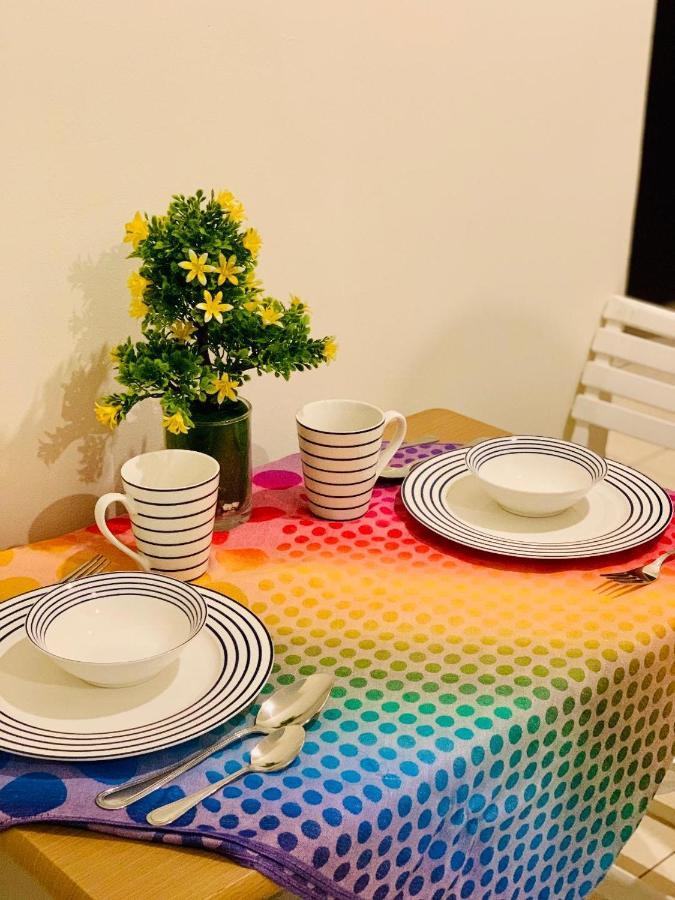 Female Only-Anaruby Backpackers- Metro Station Mashreq Hostel Dubai Buitenkant foto