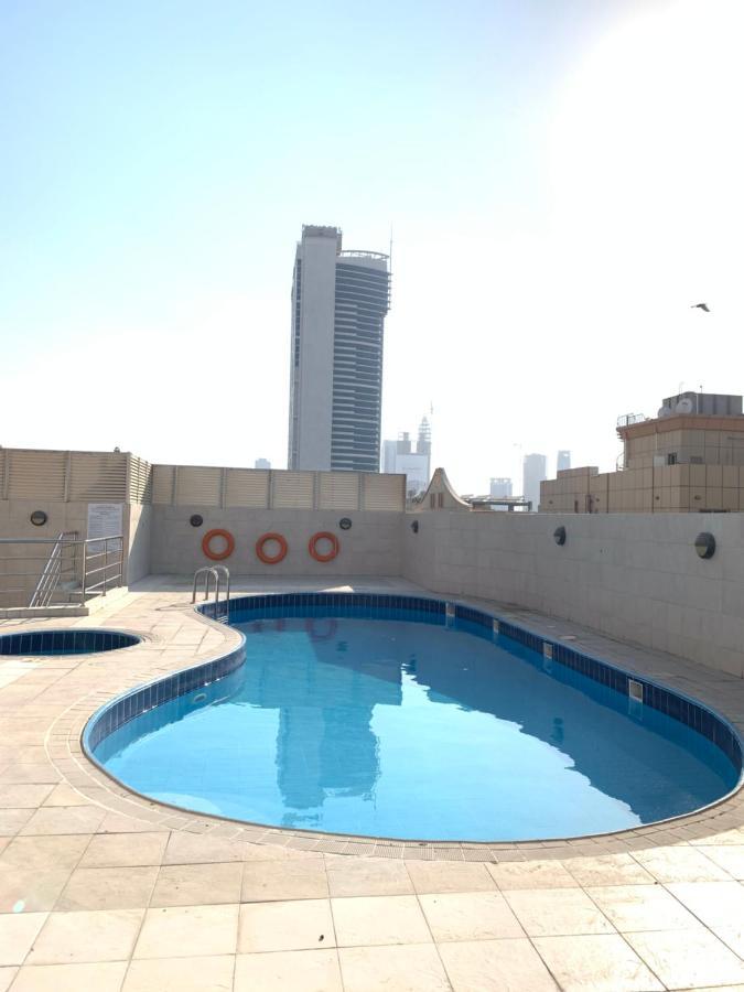 Female Only-Anaruby Backpackers- Metro Station Mashreq Hostel Dubai Buitenkant foto