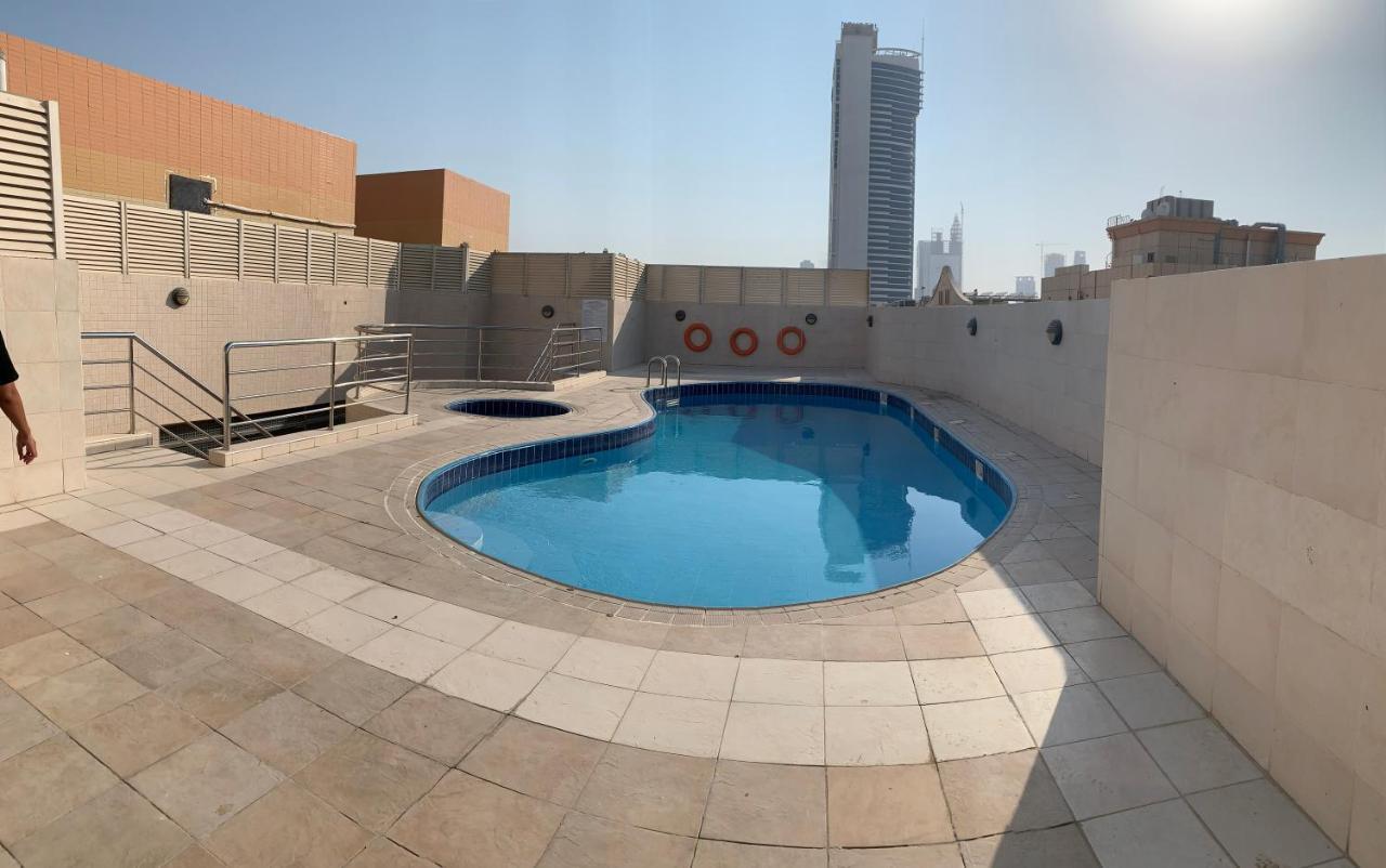 Female Only-Anaruby Backpackers- Metro Station Mashreq Hostel Dubai Buitenkant foto