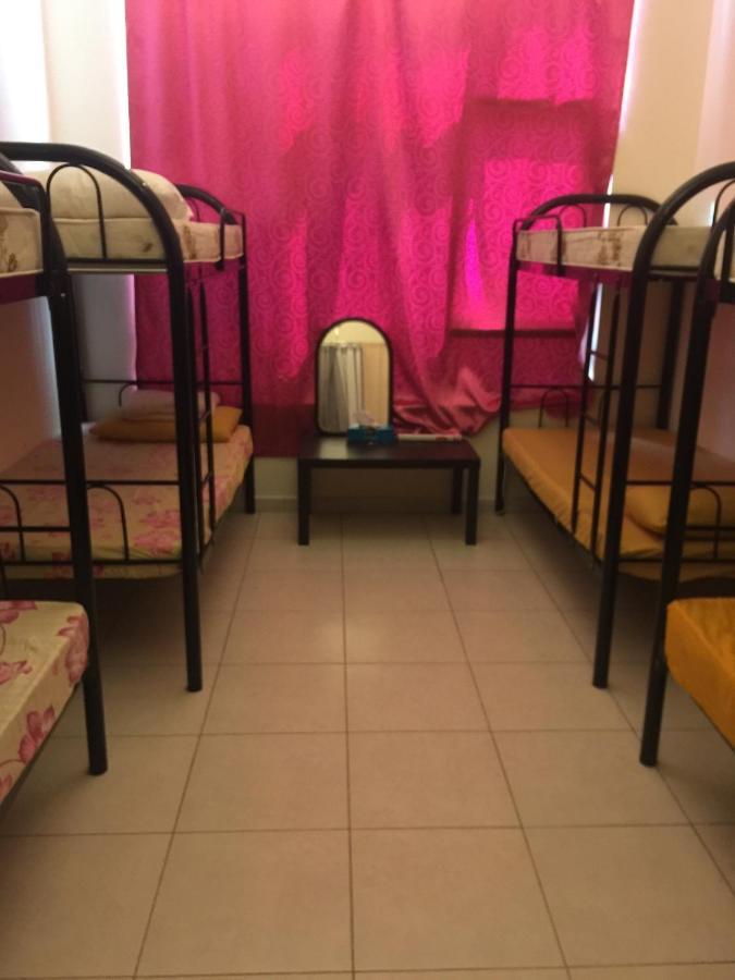 Female Only-Anaruby Backpackers- Metro Station Mashreq Hostel Dubai Buitenkant foto